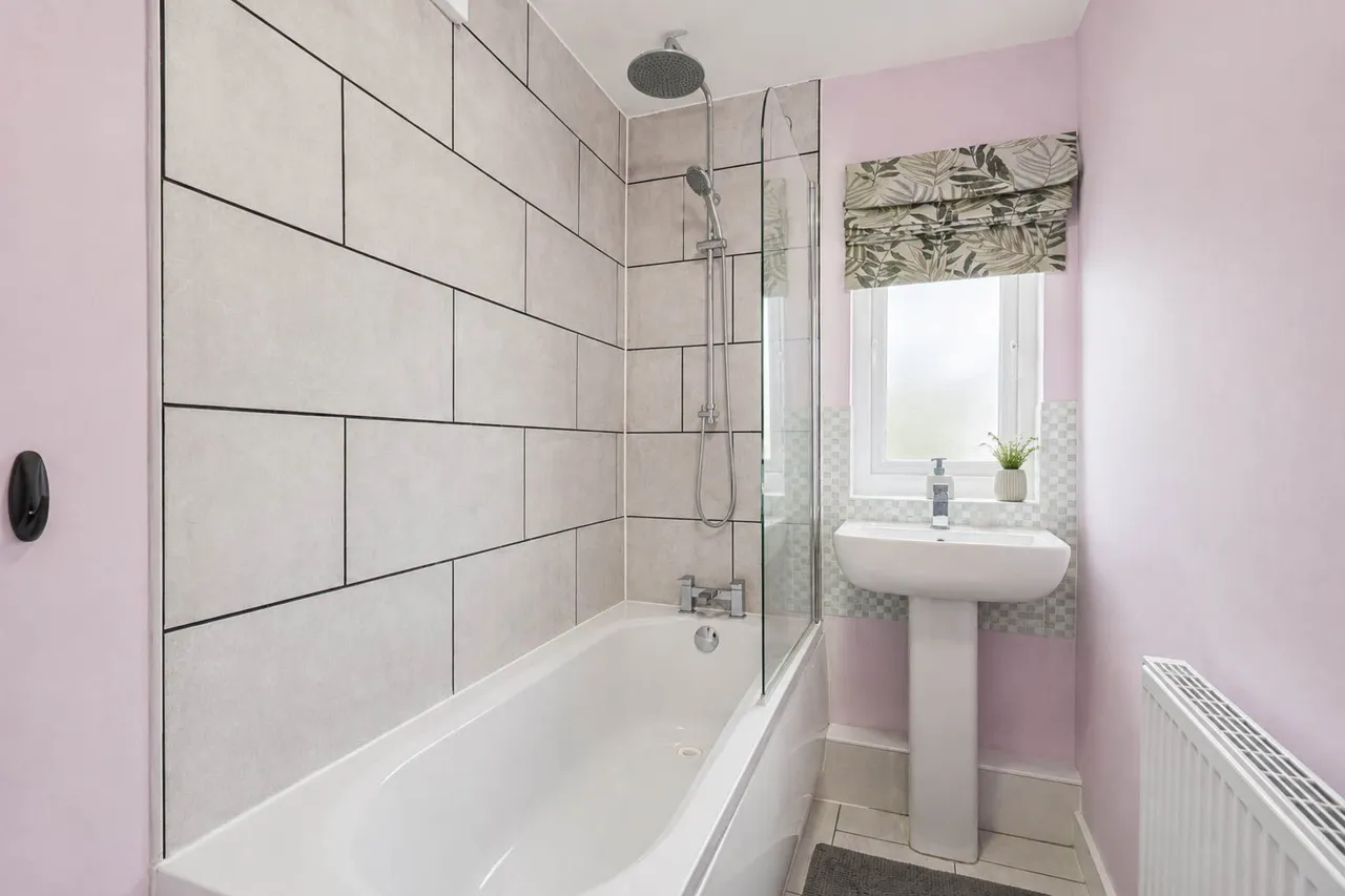 Orchard Head Drive, Pontefract, WF8, photo 12