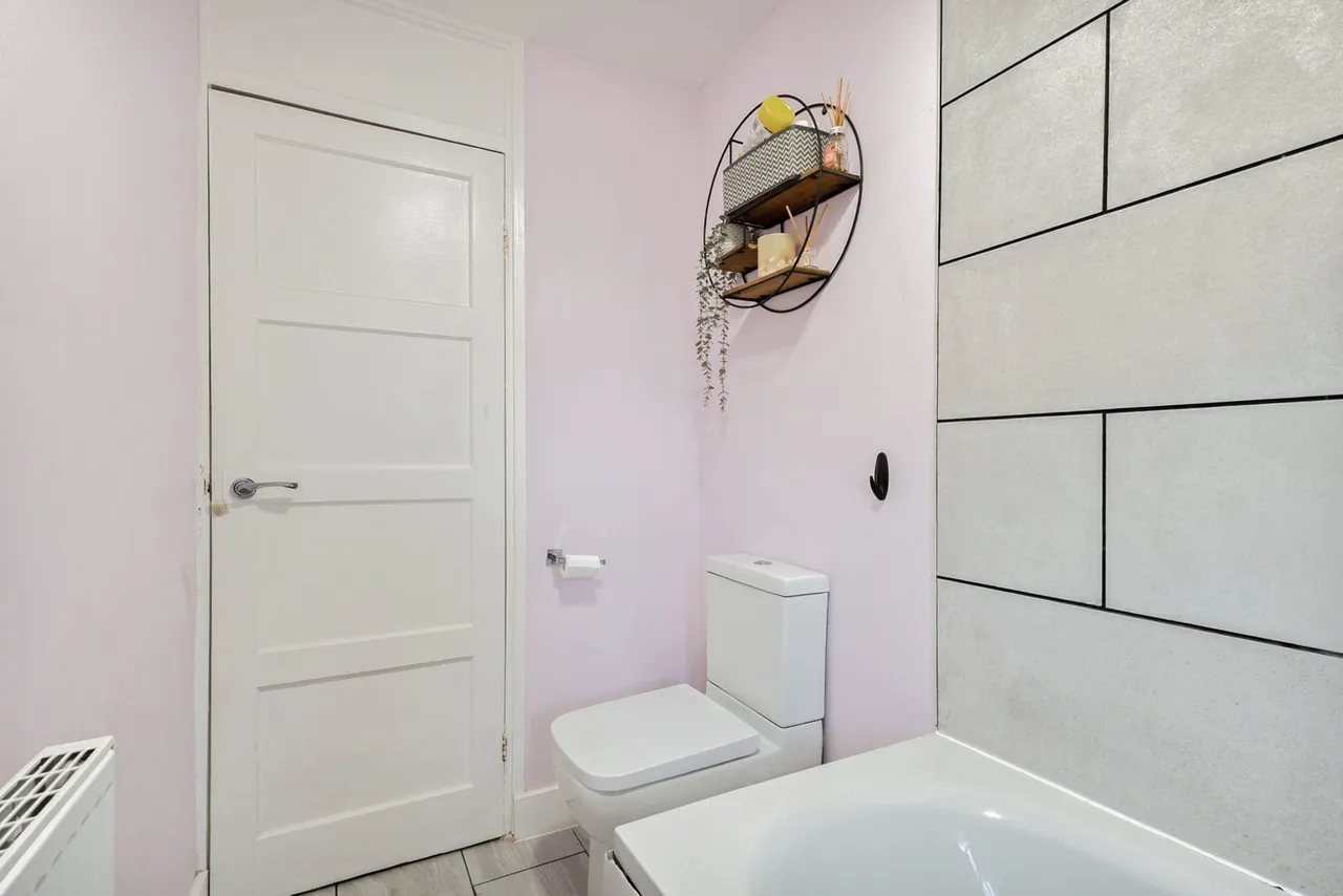 Orchard Head Drive, Pontefract, WF8, photo 13