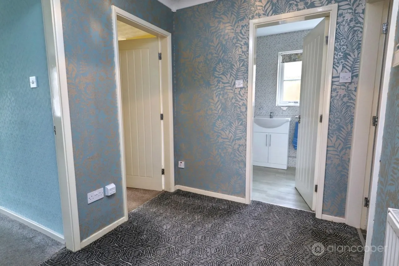 Windermere Avenue, St Nicolas Park, CV11, photo 13
