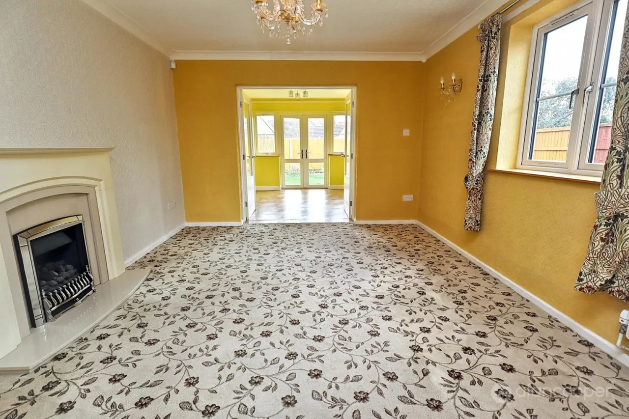 Windermere Avenue, St Nicolas Park, CV11, photo 2