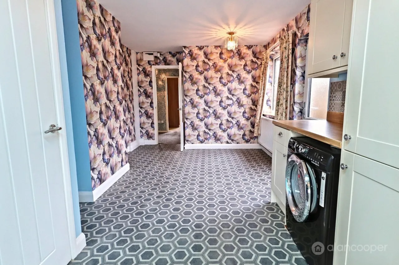 Windermere Avenue, St Nicolas Park, CV11, photo 12
