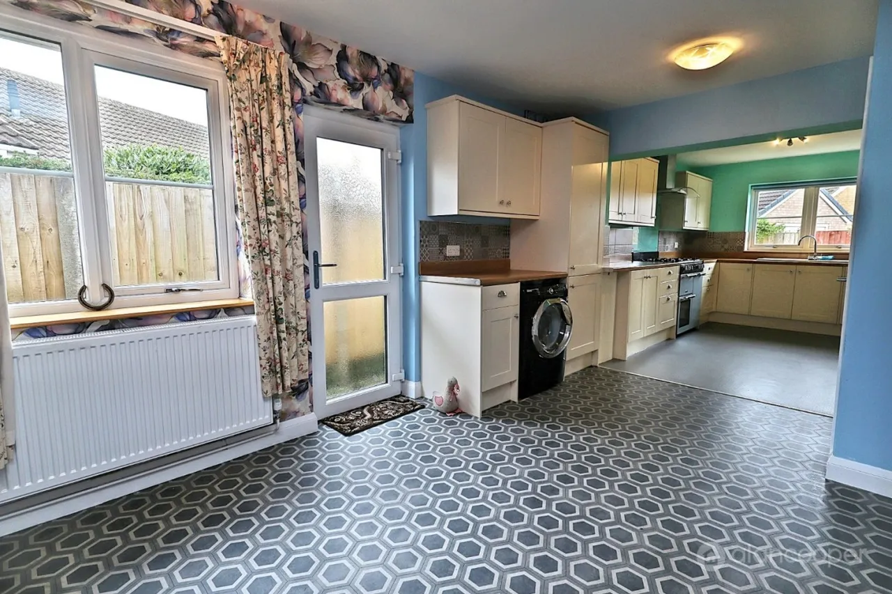 Windermere Avenue, St Nicolas Park, CV11, photo 7