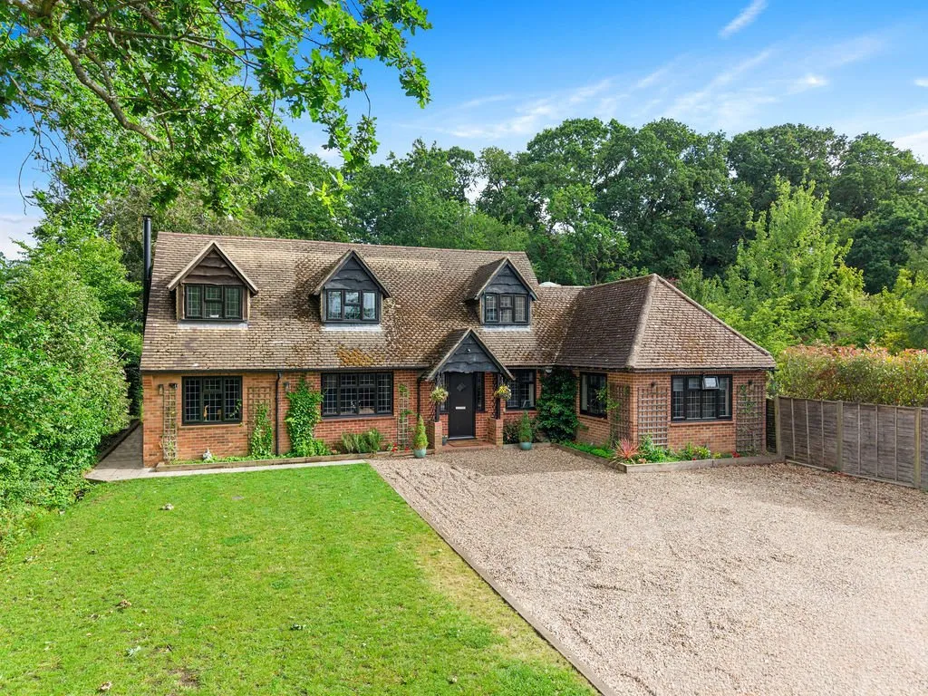 One Pin Lane, Farnham Common, SL2, photo 27