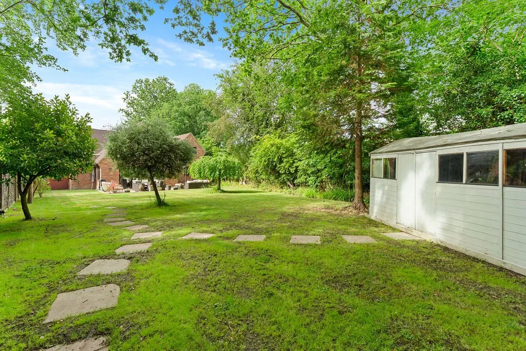 One Pin Lane, Farnham Common, SL2, photo 15