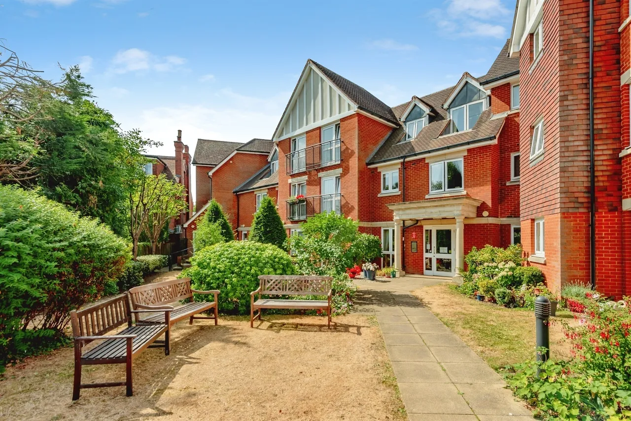 1 bed retirement property for sale — Linkfield Lane, Redhill