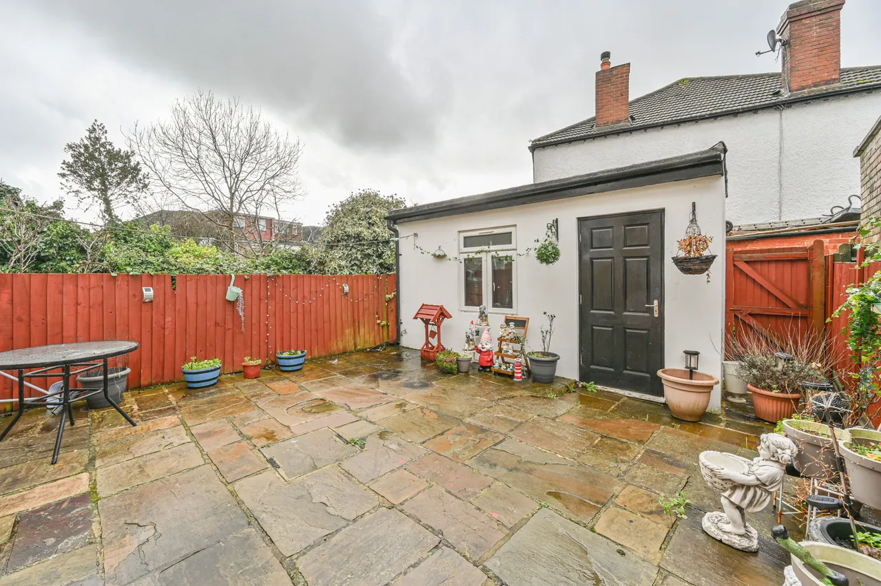 80 Glenister Park Road, London, photo 6