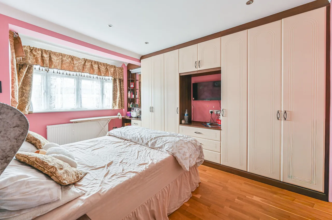80 Glenister Park Road, London, photo 8