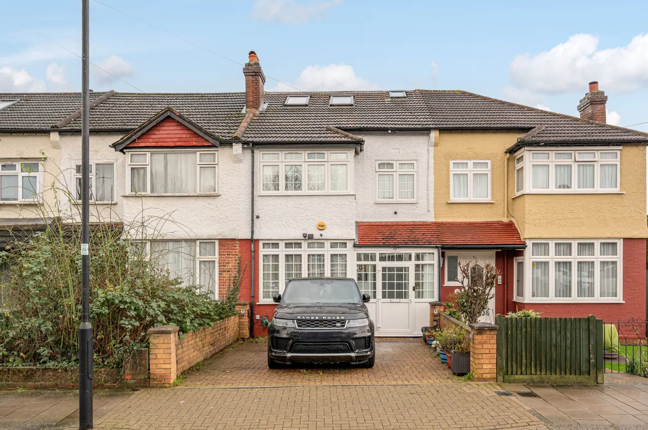 4 bed house for sale — 80 Glenister Park Road, London