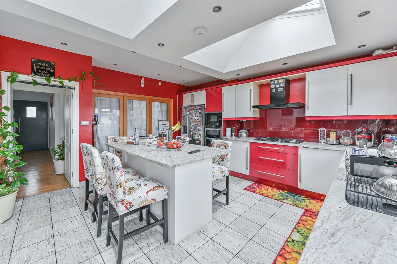 80 Glenister Park Road, London, photo 5