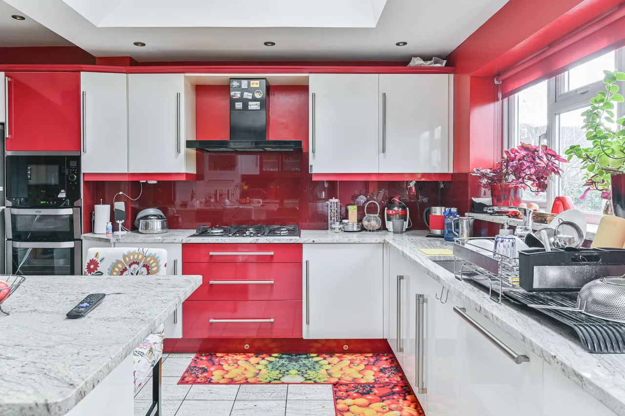 80 Glenister Park Road, London, photo 4