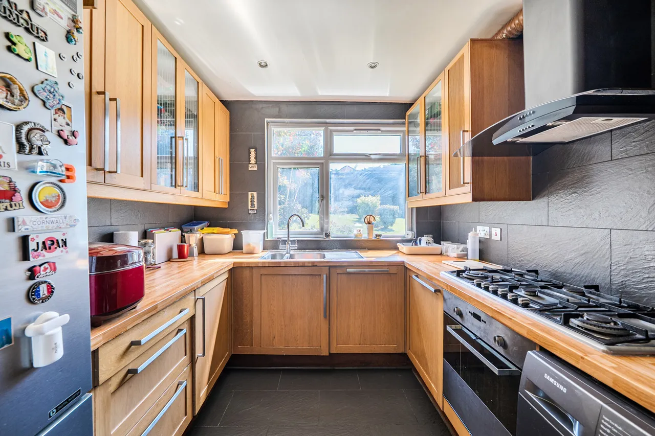 Nursery Road, HA5, photo 11