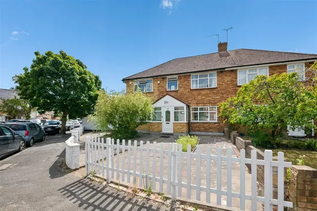 6 bed house for sale — Grosvenor Avenue, Hayes