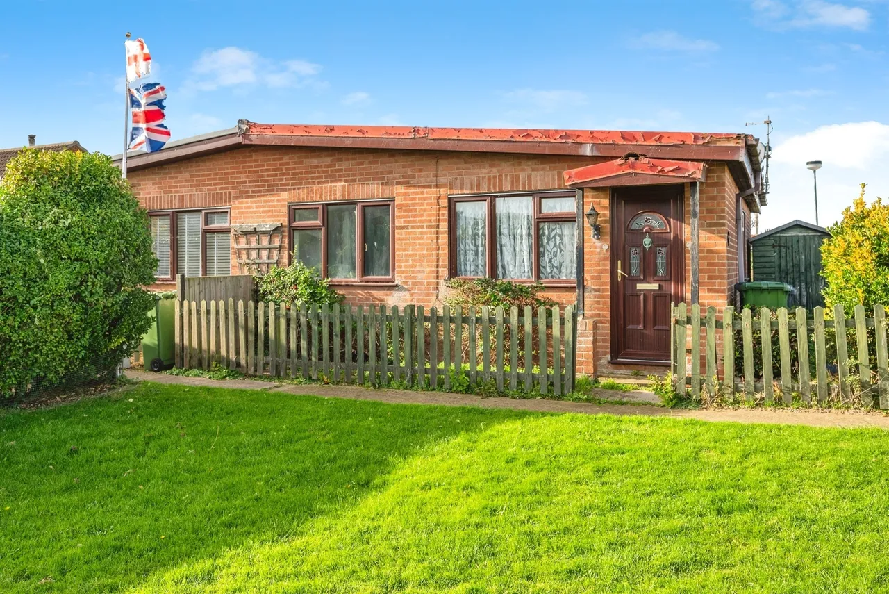 2 bed house for sale — Coastline Village, Walcott, Norwich