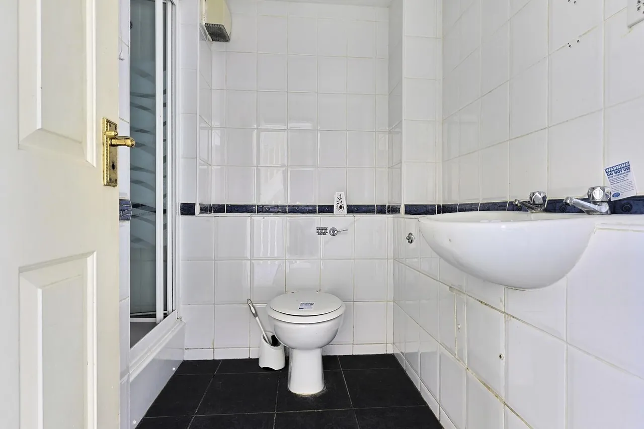 Harston Drive, Enfield, EN3, photo 18