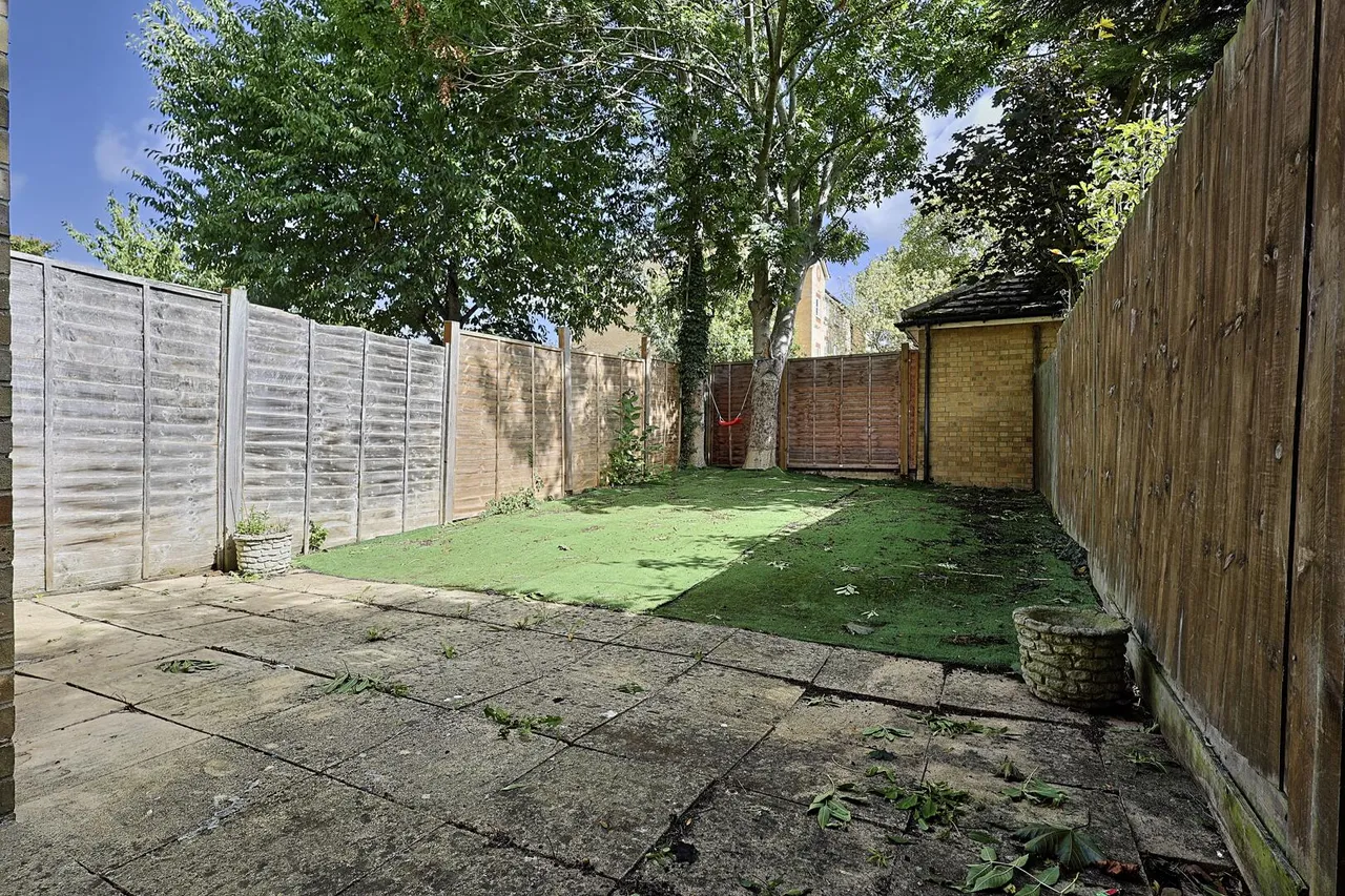 Harston Drive, Enfield, EN3, photo 26
