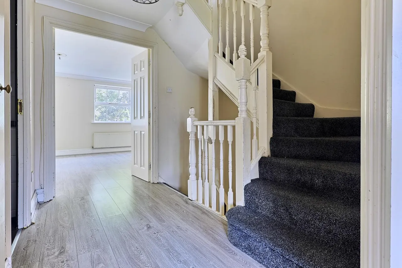 Harston Drive, Enfield, EN3, photo 14
