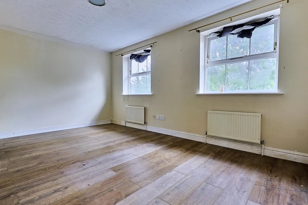 Harston Drive, Enfield, EN3, photo 6