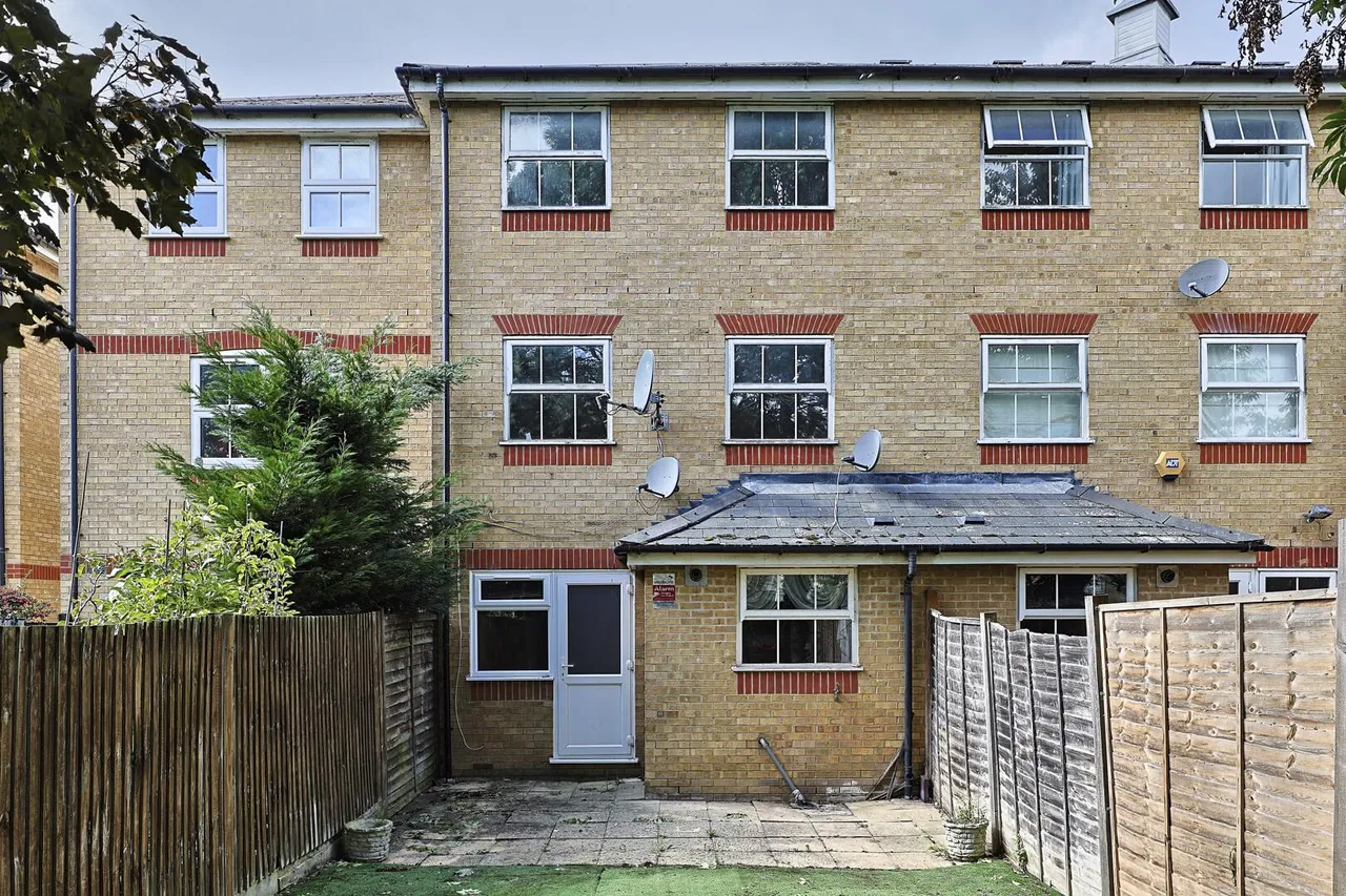 Harston Drive, Enfield, EN3, photo 29