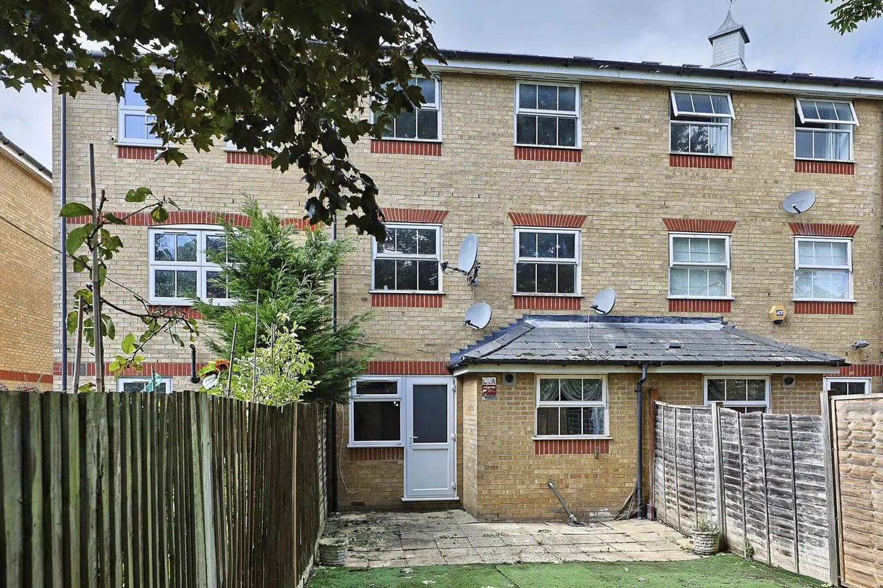 Harston Drive, Enfield, EN3, photo 30