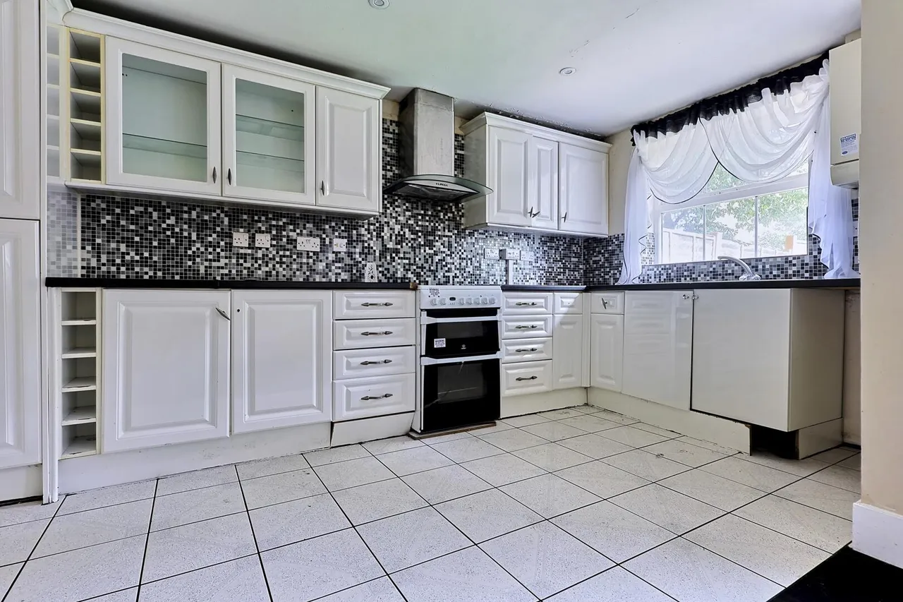 Harston Drive, Enfield, EN3, photo 24