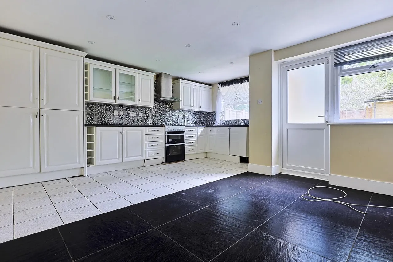 Harston Drive, Enfield, EN3, photo 25