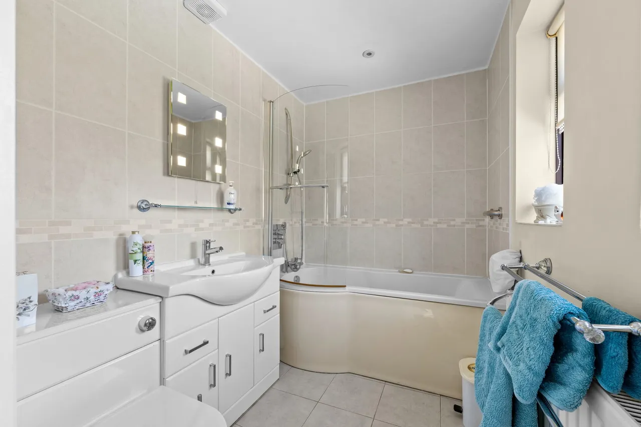 Hudsons, Tadworth, Surrey, KT20 5TZ, photo 10