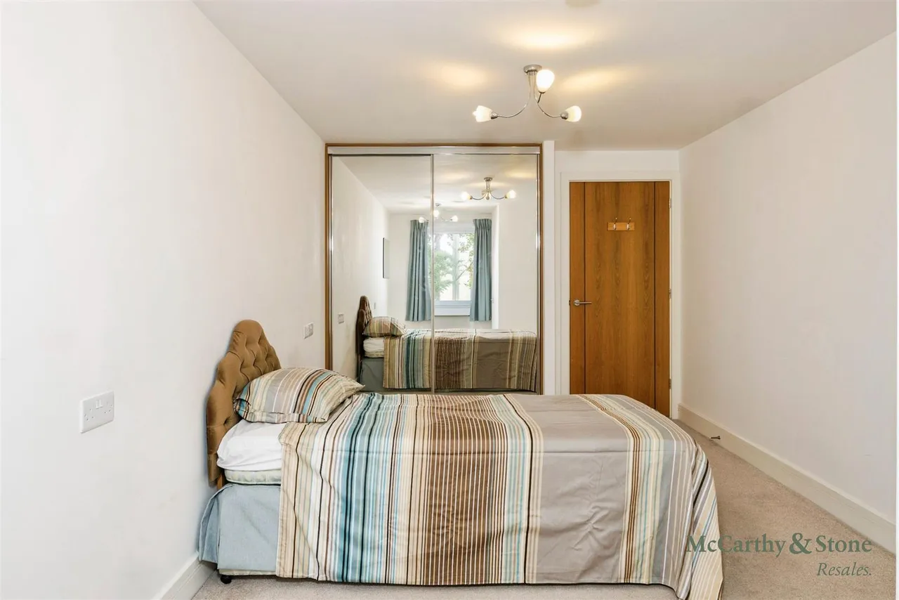 Abbotsmead Place, Caversham, RG4, photo 5