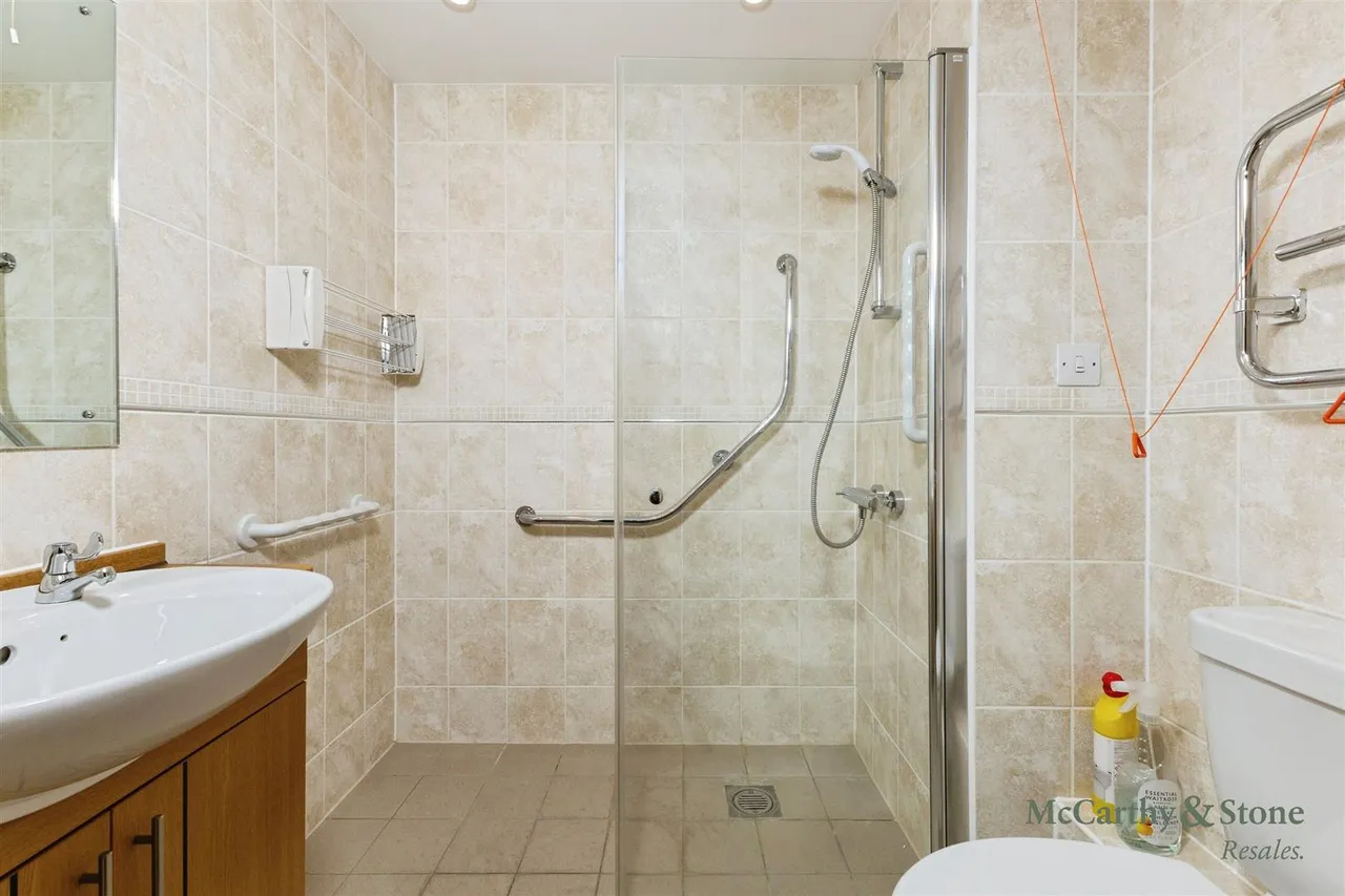 Abbotsmead Place, Caversham, RG4, photo 7