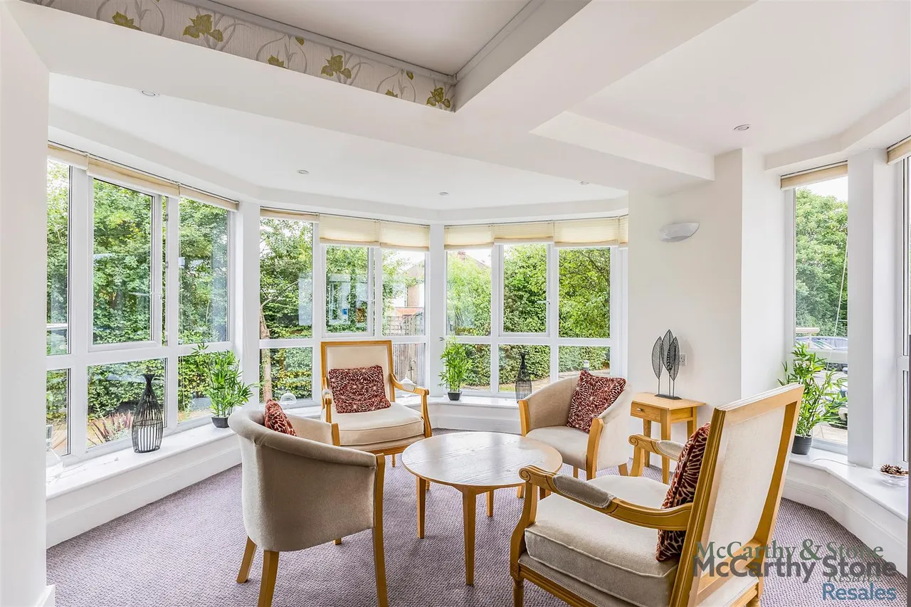 Abbotsmead Place, Caversham, RG4, photo 9