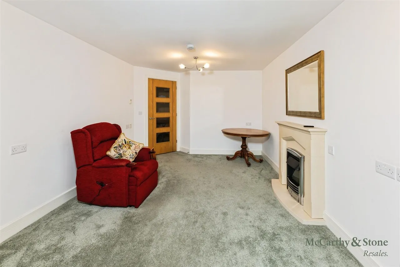 Abbotsmead Place, Caversham, RG4, photo 4