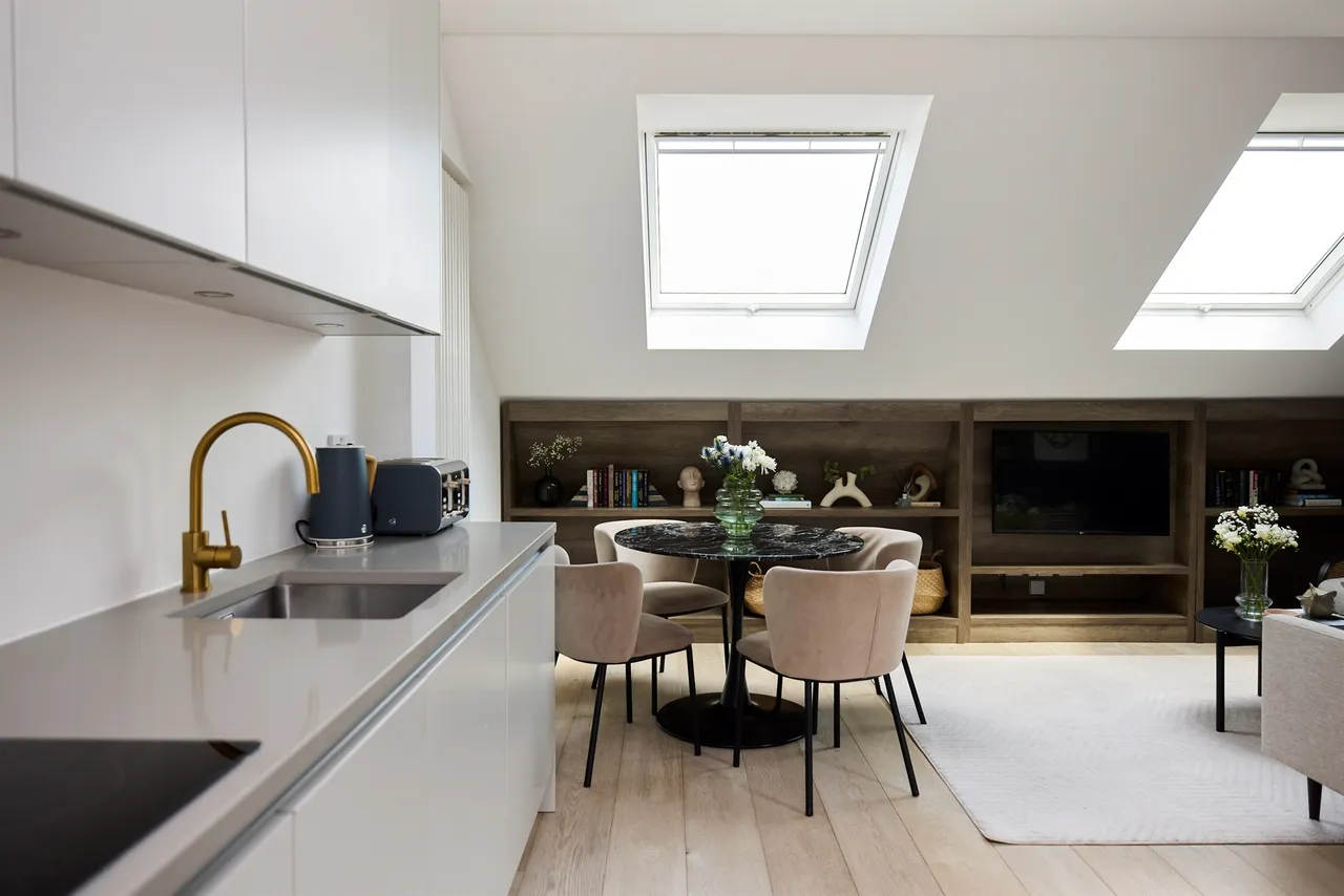 Elspeth Road, London, photo 2