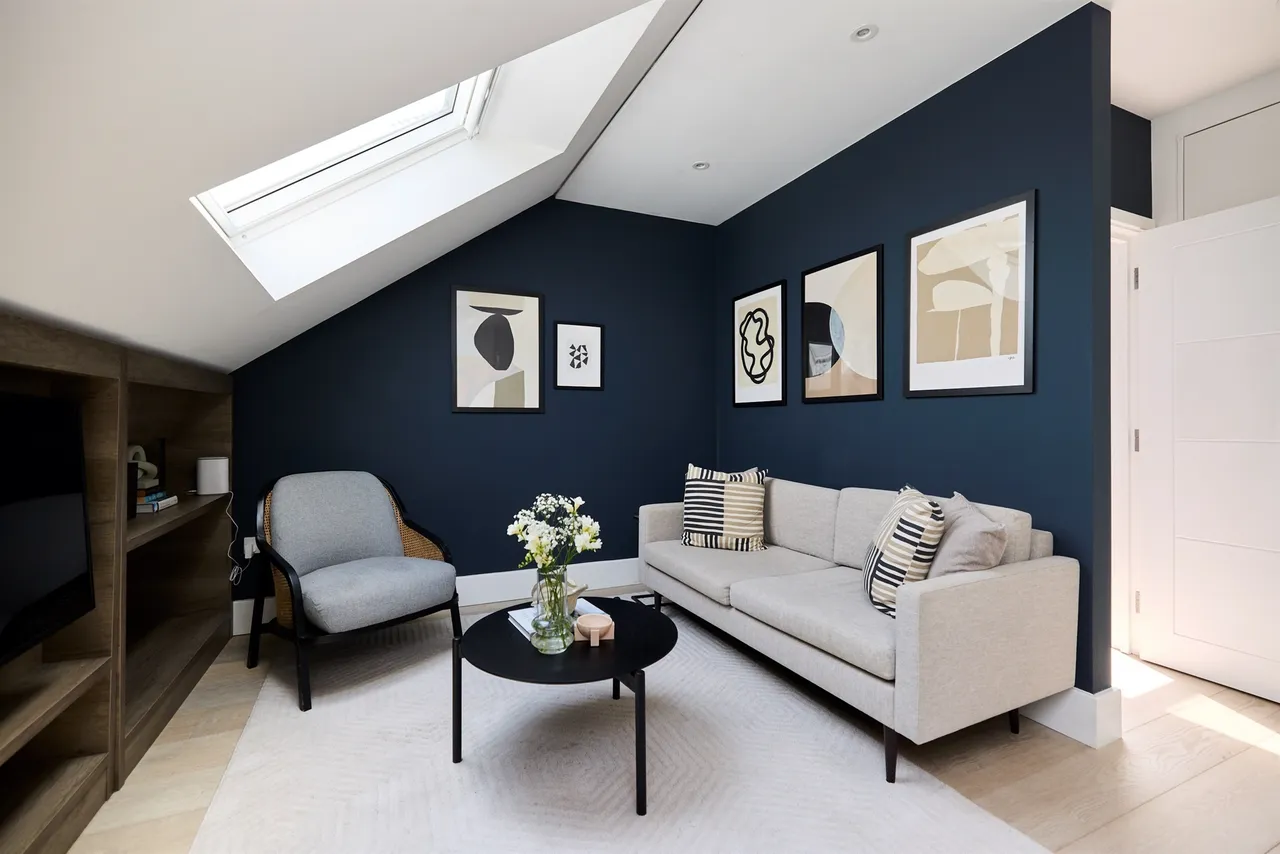 1 bed flat for sale — Elspeth Road, London