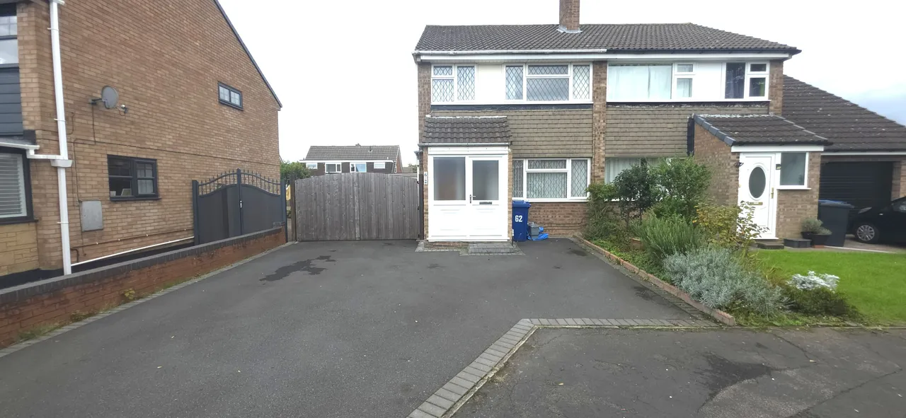 3 bed house to rent — Castlehall, Tamworth, B77