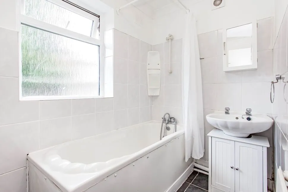 Whippendell Road, Watford, WD18, photo 3