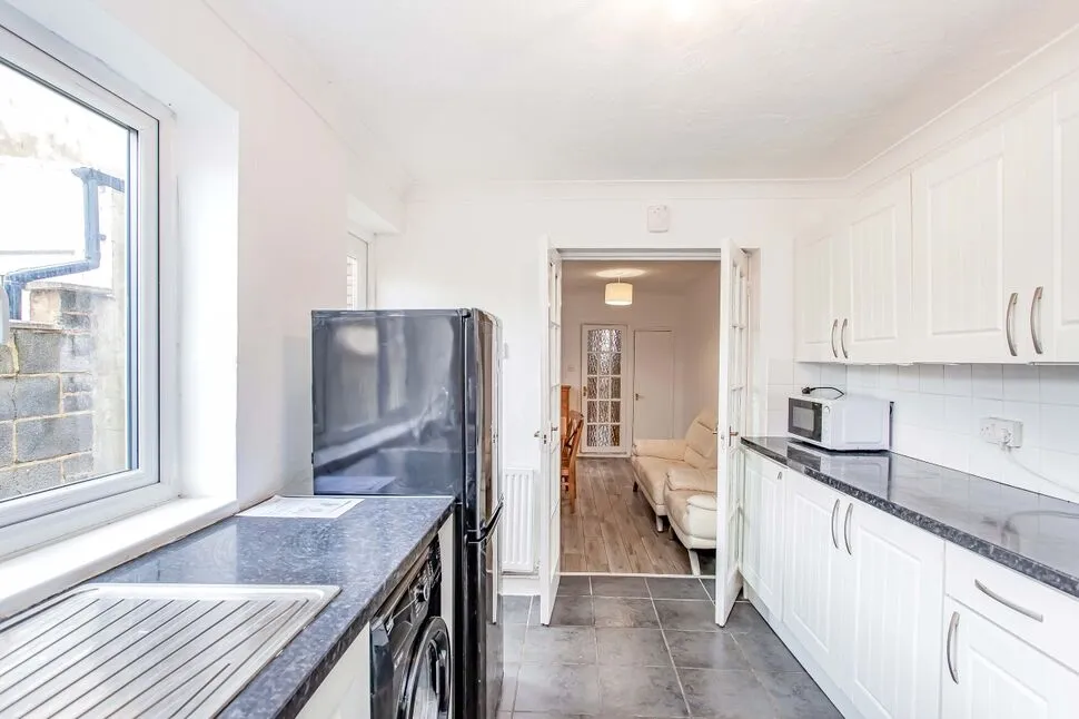 Whippendell Road, Watford, WD18, photo 9