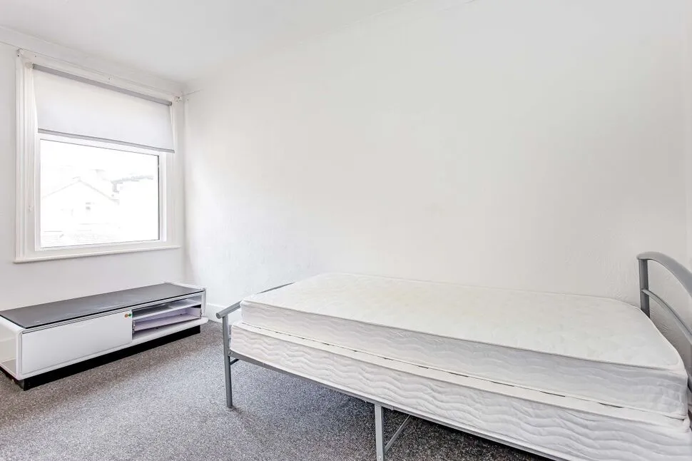 Whippendell Road, Watford, WD18, photo 5
