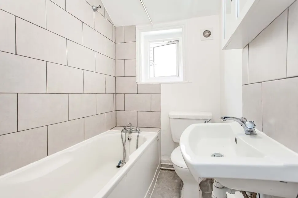 Whippendell Road, Watford, WD18, photo 6