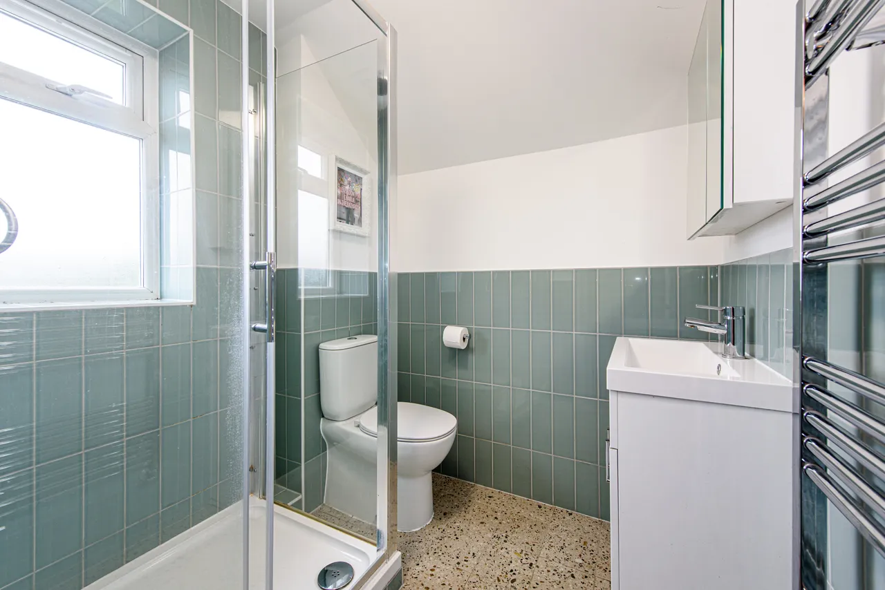 39 Heton Gardens, London, photo 12