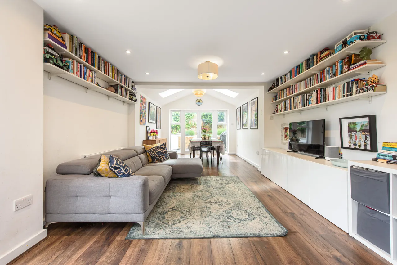 3 bed house for sale — 39 Heton Gardens, London