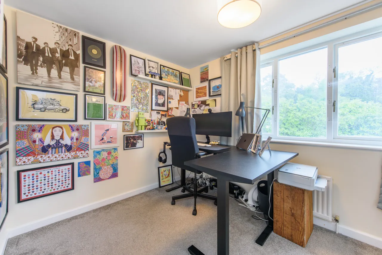 39 Heton Gardens, London, photo 7