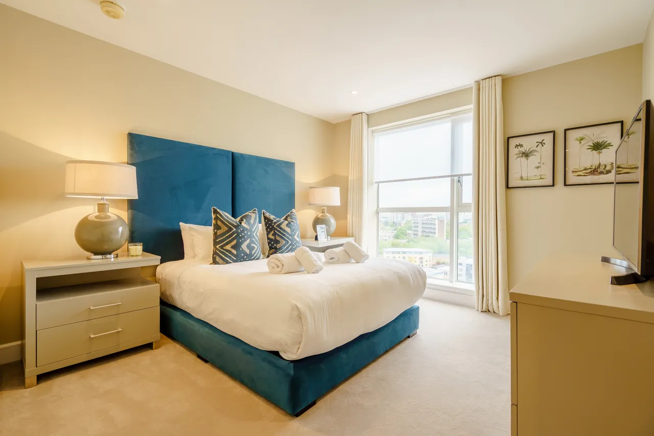 2 bed flat to rent, bathrooms, E14