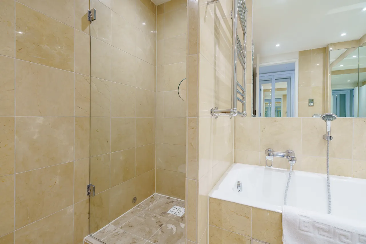 bathrooms, E14, photo 6