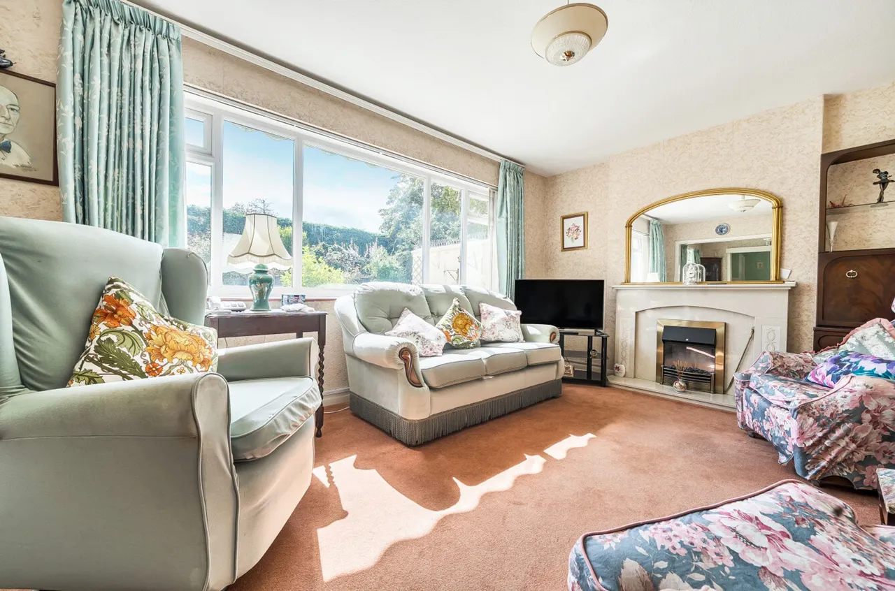 Harefield Gardens, Middleton-On-Sea, PO22, photo 3