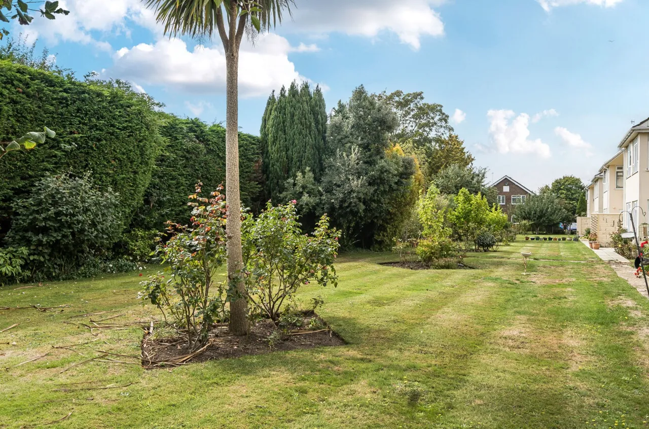 Harefield Gardens, Middleton-On-Sea, PO22, photo 13