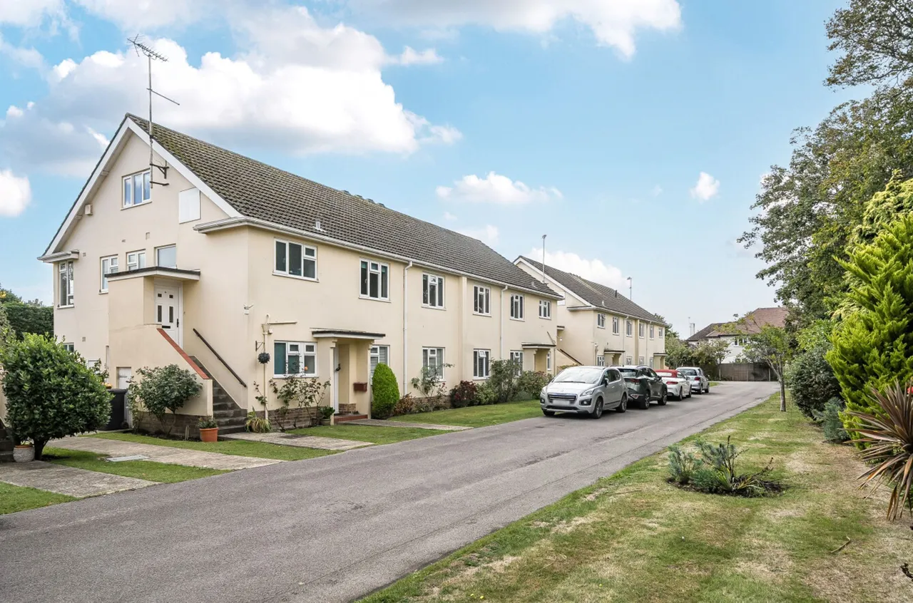 Harefield Gardens, Middleton-On-Sea, PO22, photo 15