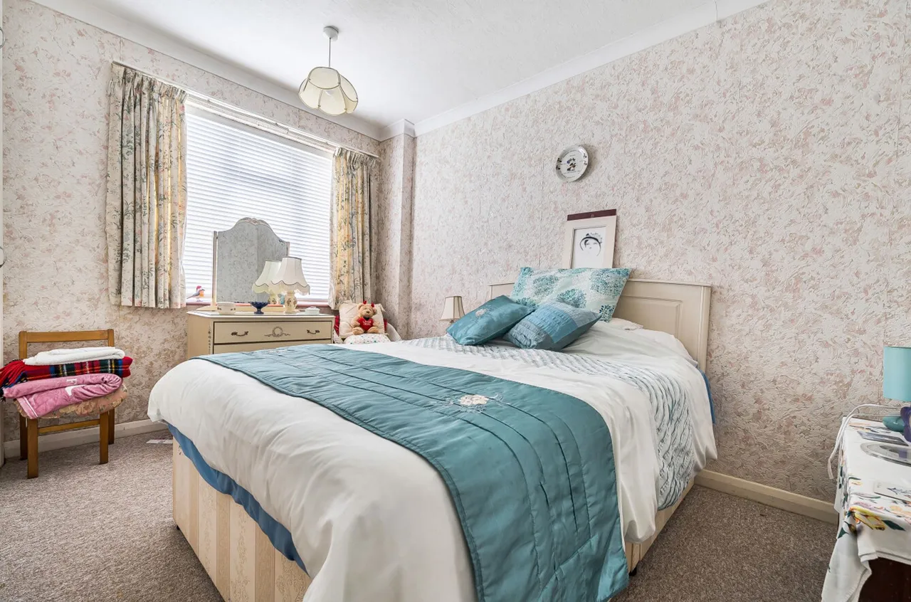 Harefield Gardens, Middleton-On-Sea, PO22, photo 10