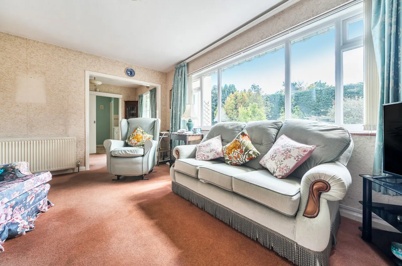 Harefield Gardens, Middleton-On-Sea, PO22, photo 4