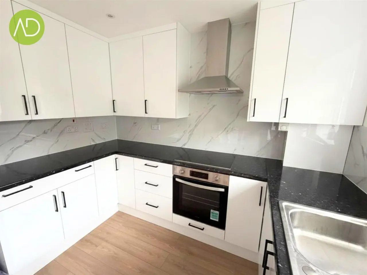 Dudley Avenue, Waltham Cross EN8 8RJ, photo 2