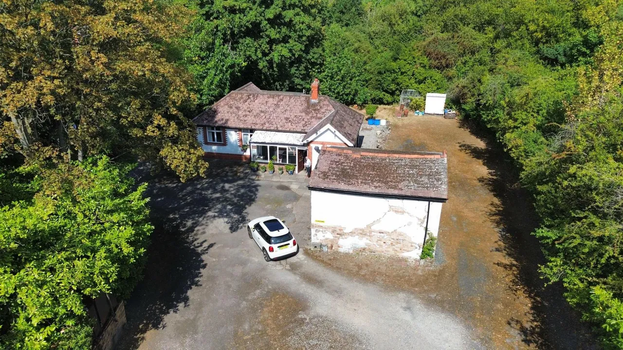 Old Office Road, Dawley, TF4, photo 2