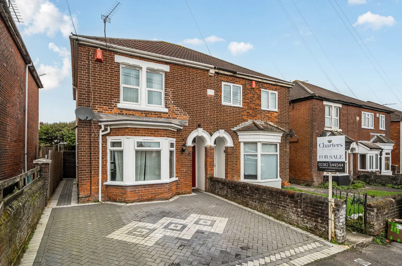 3 bed house for sale, Mayfield Road, Swaythling, SO17